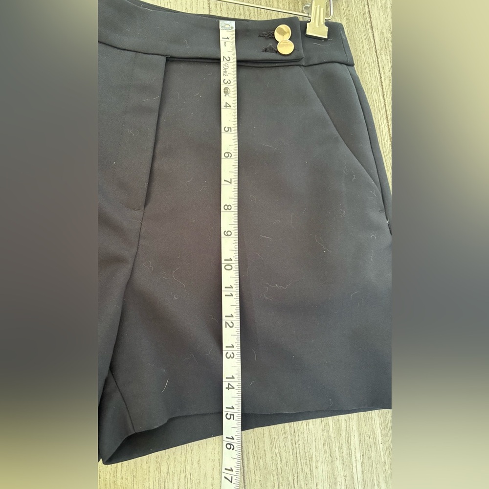 H&M shorts in high waisted navy. EUC with pockets and silver tone button detail. - Picture 7 of 9